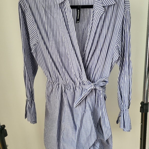 Express Striped Cotton Wrap Dress - Picture 4 of 6